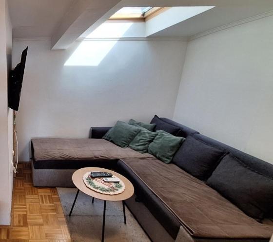 Apartman Ellye Lukavica Exterior foto